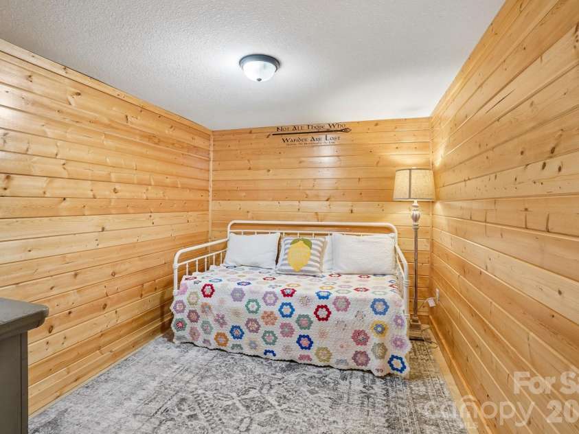 434 Dovers Branch Road, Burnsville, NC 28714.  MLS# CAR4386043, YatesRealty ID 25720. 