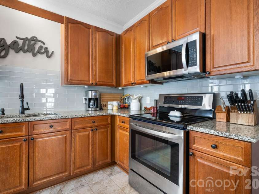 117 Mark Twain Court, Mount Holly, NC 28120.  MLS# CAR4380396, YatesRealty ID 25721. 