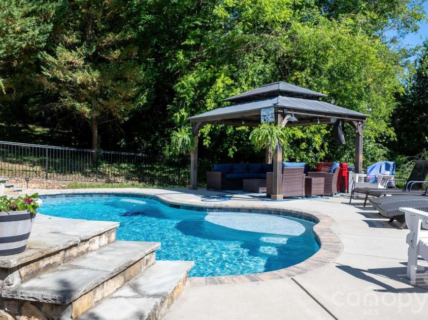 117 Mark Twain Court, Mount Holly, NC 28120.  MLS# CAR4380396, YatesRealty ID 25721. 