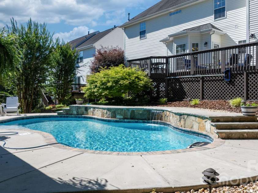 117 Mark Twain Court, Mount Holly, NC 28120.  MLS# CAR4380396, YatesRealty ID 25721. 