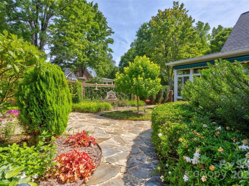 5604 Yorke Street, Concord, NC 28027.  MLS# CAR4279255, YatesRealty ID 25721. 