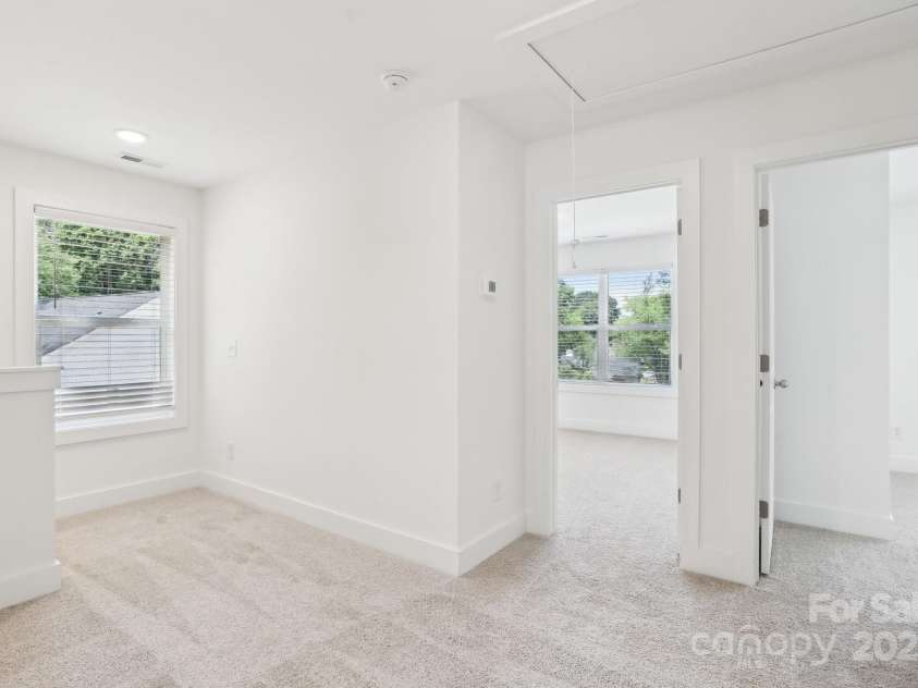 401 Charlotte Avenue, Mount Holly, NC 28120.  MLS# CAR4263002, YatesRealty ID 25722. 