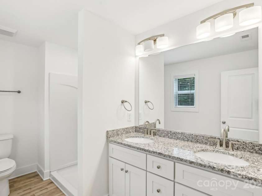 401 Charlotte Avenue, Mount Holly, NC 28120.  MLS# CAR4263002, YatesRealty ID 25722. 