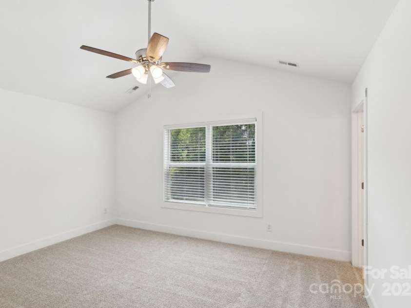 401 Charlotte Avenue, Mount Holly, NC 28120.  MLS# CAR4263002, YatesRealty ID 25722. 