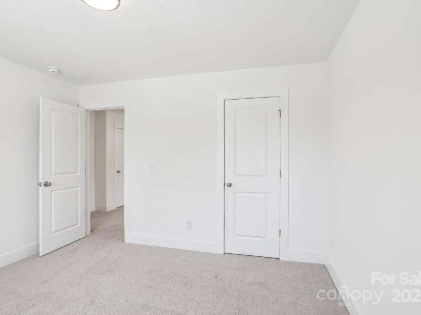 401 Charlotte Avenue, Mount Holly, NC 28120.  MLS# CAR4263002, YatesRealty ID 25722. 