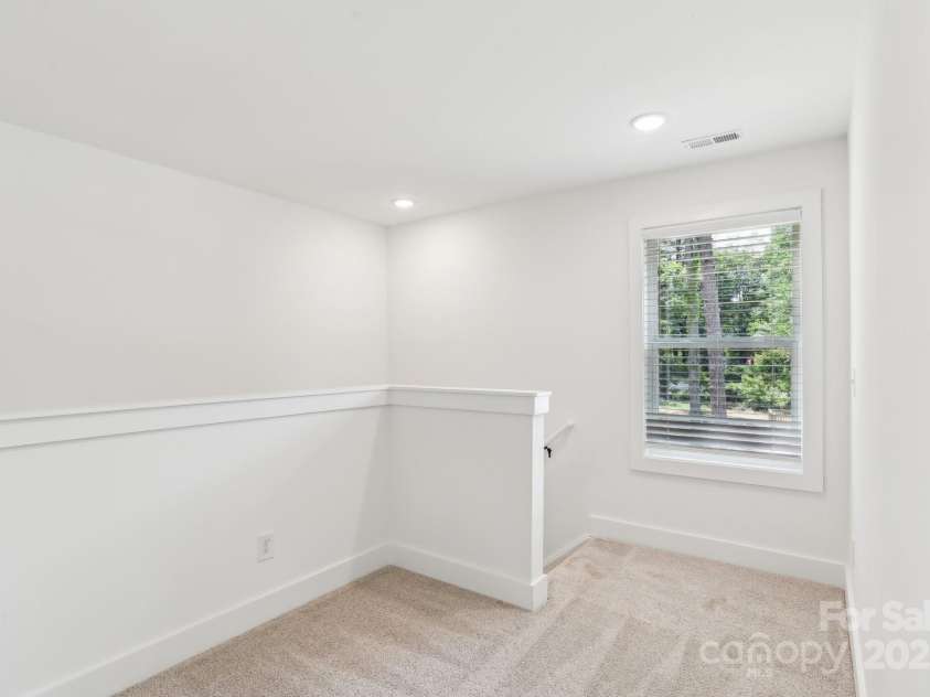 401 Charlotte Avenue, Mount Holly, NC 28120.  MLS# CAR4263002, YatesRealty ID 25722. 