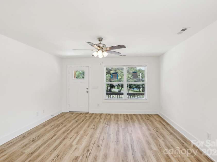 401 Charlotte Avenue, Mount Holly, NC 28120.  MLS# CAR4263002, YatesRealty ID 25722. 