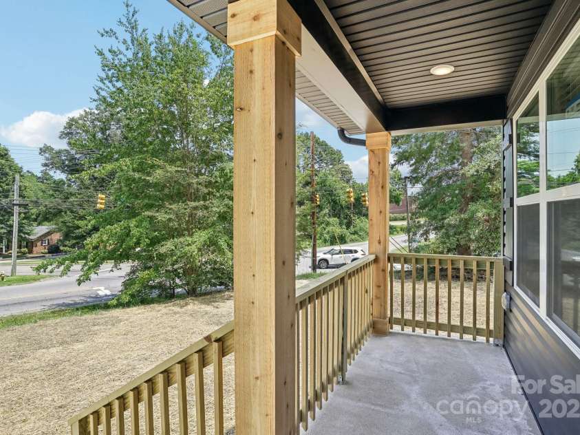 401 Charlotte Avenue, Mount Holly, NC 28120.  MLS# CAR4263002, YatesRealty ID 25722. 