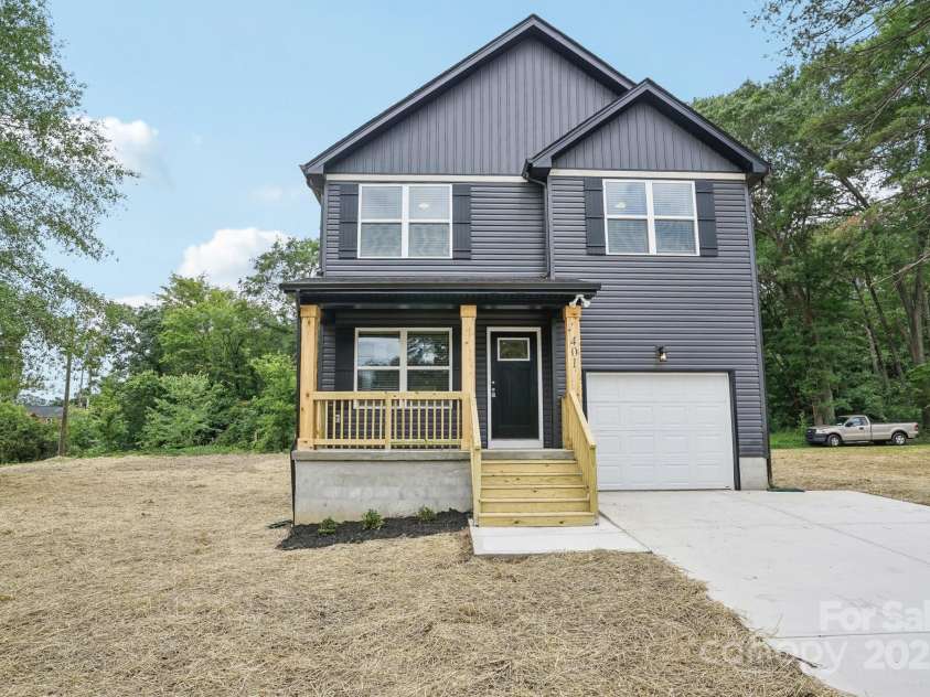 401 Charlotte Avenue, Mount Holly, NC 28120.  MLS# CAR4263002, YatesRealty ID 25722. 