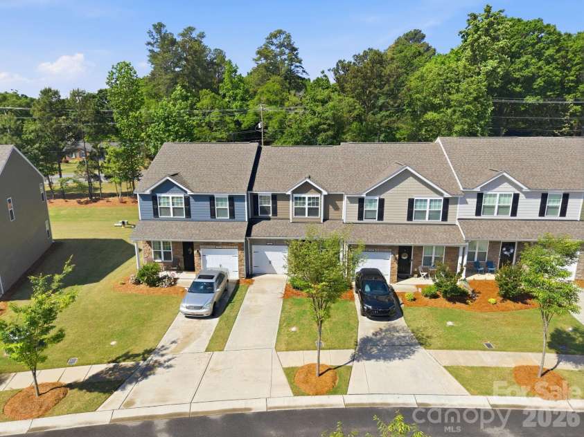 324 Zocalo Drive, Gastonia, NC 28056.  MLS# CAR4372963, YatesRealty ID 25723. 
