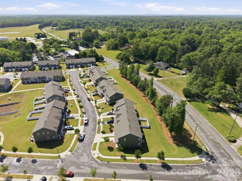 324 Zocalo Drive, Gastonia, NC 28056.  MLS# CAR4372963, YatesRealty ID 25723. 