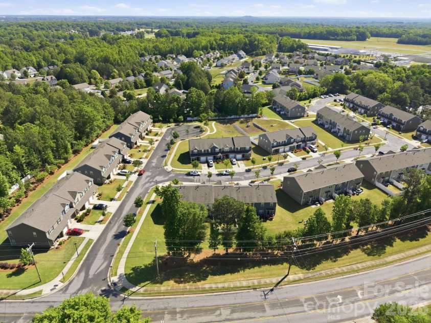 324 Zocalo Drive, Gastonia, NC 28056.  MLS# CAR4372963, YatesRealty ID 25723. 
