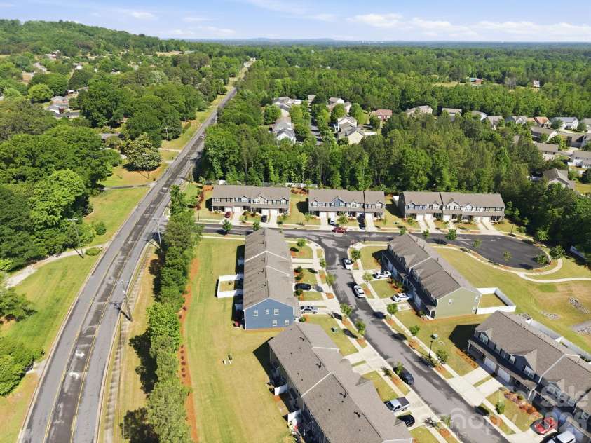 324 Zocalo Drive, Gastonia, NC 28056.  MLS# CAR4372963, YatesRealty ID 25723. 
