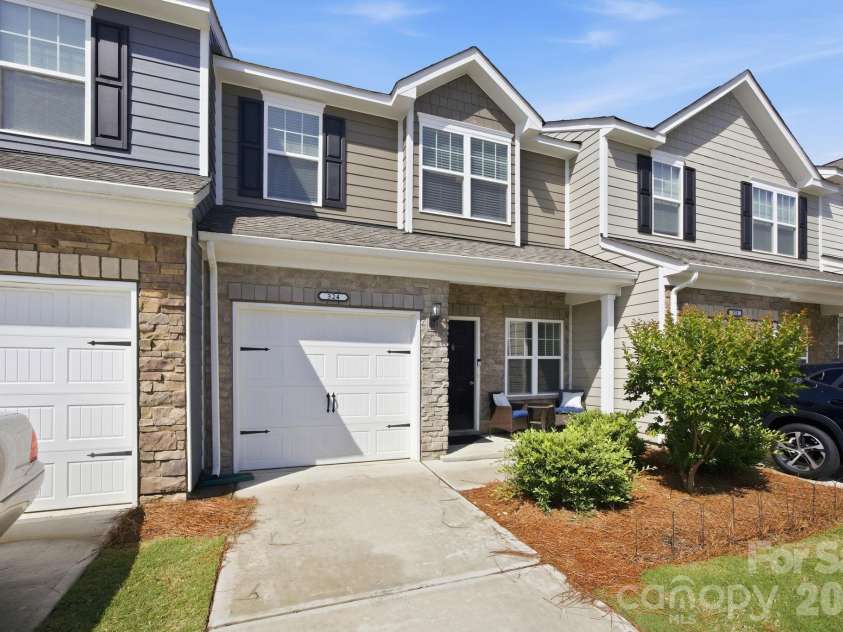 324 Zocalo Drive, Gastonia, NC 28056.  MLS# CAR4372963, YatesRealty ID 25723. 