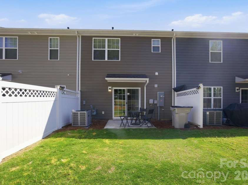 324 Zocalo Drive, Gastonia, NC 28056.  MLS# CAR4372963, YatesRealty ID 25723. Large Backyard