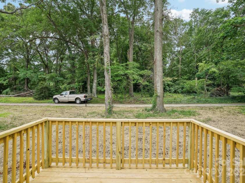 403 Charlotte Avenue, Mount Holly, NC 28120.  MLS# CAR4263084, YatesRealty ID 25723. 