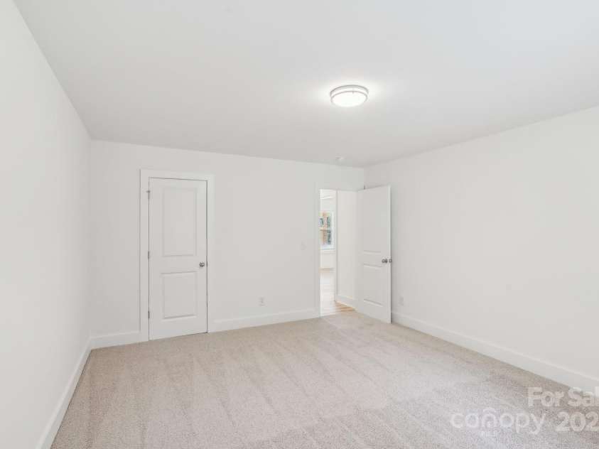 403 Charlotte Avenue, Mount Holly, NC 28120.  MLS# CAR4263084, YatesRealty ID 25723. 