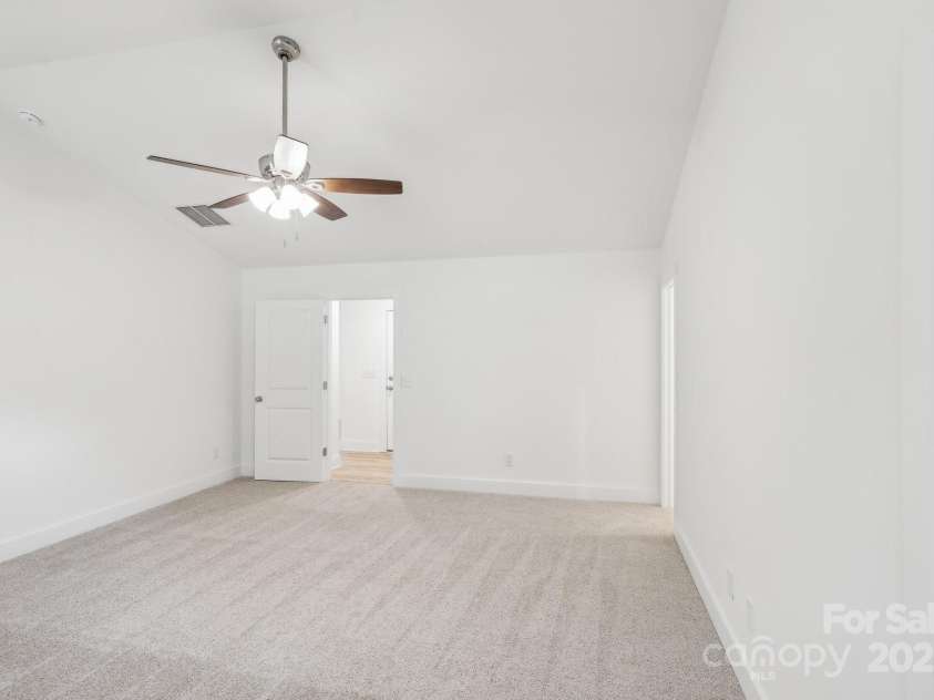 403 Charlotte Avenue, Mount Holly, NC 28120.  MLS# CAR4263084, YatesRealty ID 25723. 