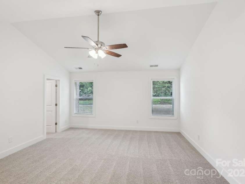 403 Charlotte Avenue, Mount Holly, NC 28120.  MLS# CAR4263084, YatesRealty ID 25723. 