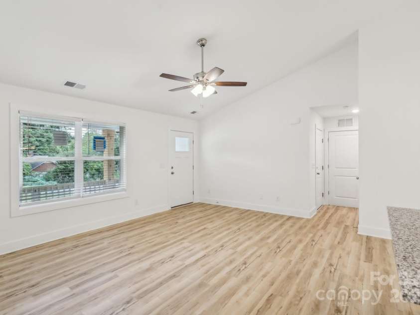 403 Charlotte Avenue, Mount Holly, NC 28120.  MLS# CAR4263084, YatesRealty ID 25723. 