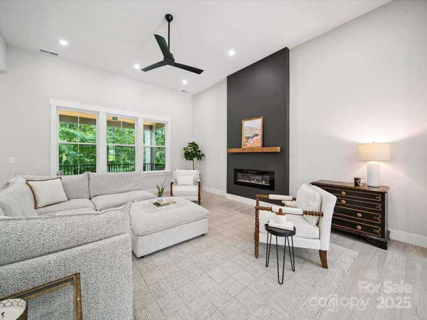 2108 Lakeview Circle, Matthews, NC 28105.  MLS# CAR4275572, YatesRealty ID 25724. 