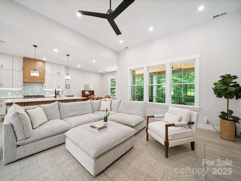 2108 Lakeview Circle, Matthews, NC 28105.  MLS# CAR4275572, YatesRealty ID 25724. 