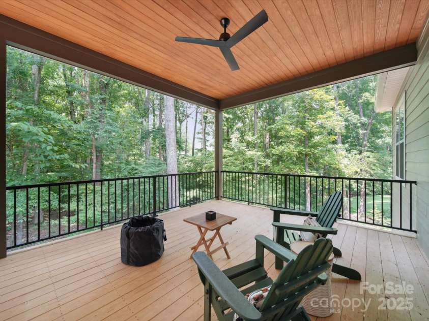 2108 Lakeview Circle, Matthews, NC 28105.  MLS# CAR4275572, YatesRealty ID 25724. Covered Porch