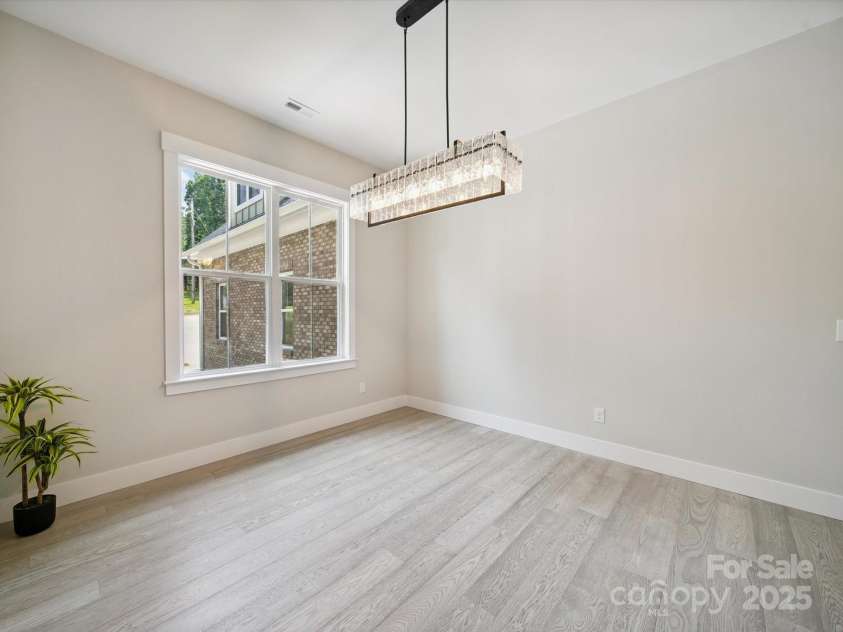 2108 Lakeview Circle, Matthews, NC 28105.  MLS# CAR4275572, YatesRealty ID 25724. Dining Room