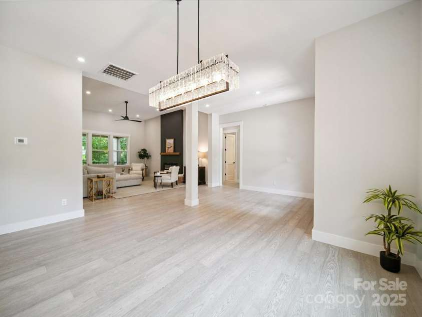 2108 Lakeview Circle, Matthews, NC 28105.  MLS# CAR4275572, YatesRealty ID 25724. Dining Room