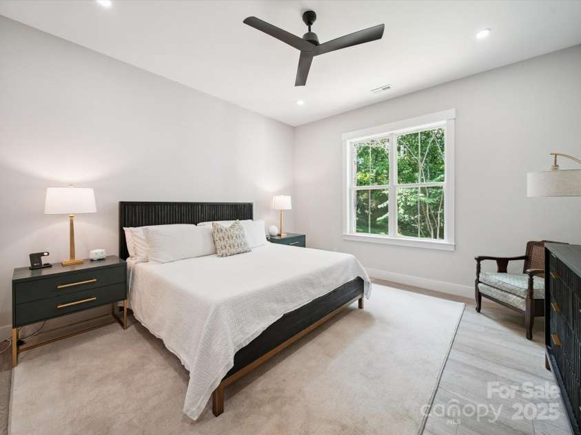 2108 Lakeview Circle, Matthews, NC 28105.  MLS# CAR4275572, YatesRealty ID 25724. Owner's Suite