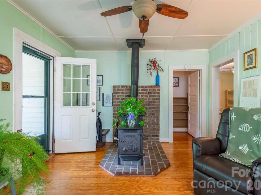 110 Enthoffer Street, Black Mountain, NC 28711.  MLS# CAR4378969, YatesRealty ID 25725. 