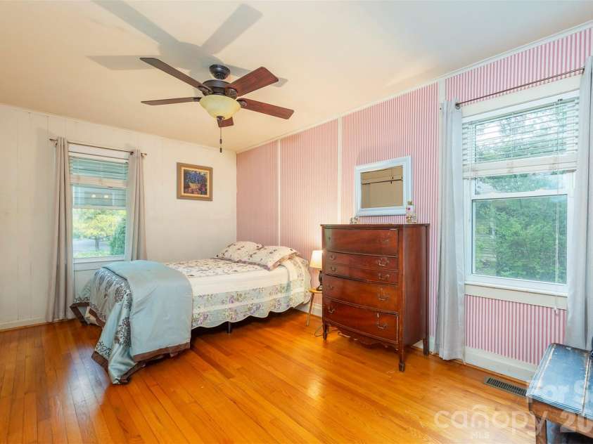 110 Enthoffer Street, Black Mountain, NC 28711.  MLS# CAR4378969, YatesRealty ID 25725. 