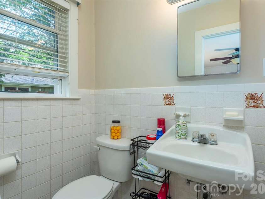 110 Enthoffer Street, Black Mountain, NC 28711.  MLS# CAR4378969, YatesRealty ID 25725. 