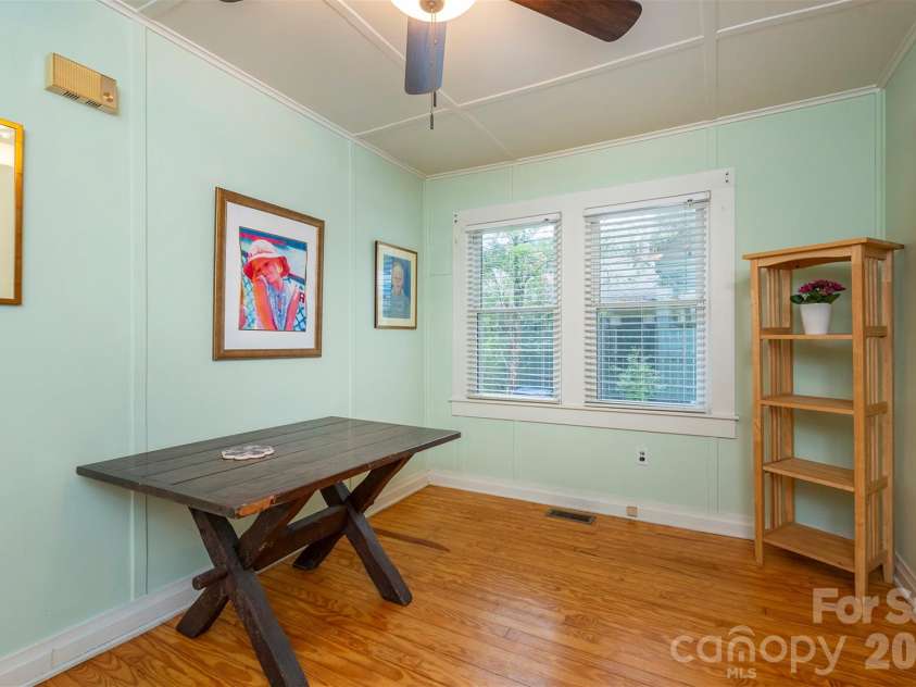110 Enthoffer Street, Black Mountain, NC 28711.  MLS# CAR4378969, YatesRealty ID 25725. 