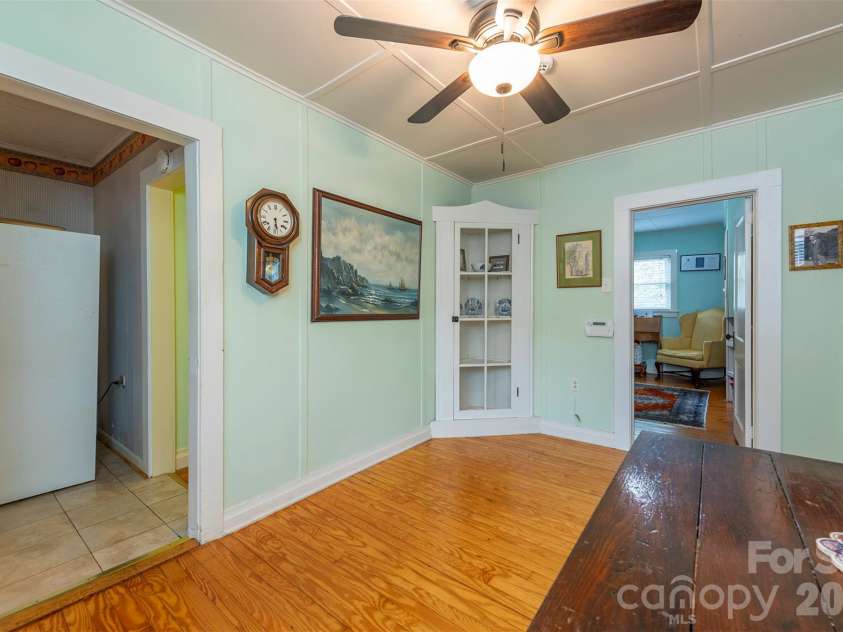 110 Enthoffer Street, Black Mountain, NC 28711.  MLS# CAR4378969, YatesRealty ID 25725. 