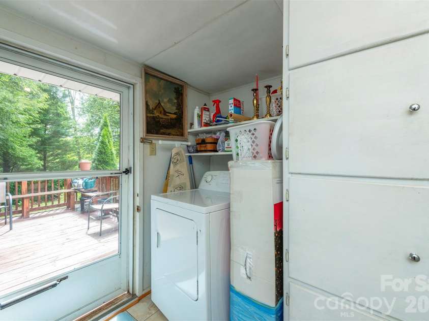110 Enthoffer Street, Black Mountain, NC 28711.  MLS# CAR4378969, YatesRealty ID 25725. 
