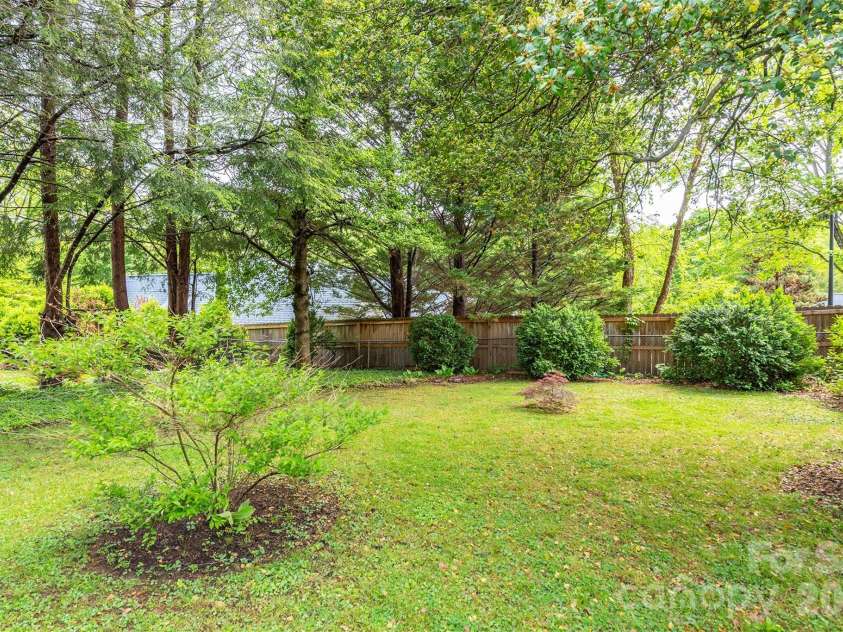 110 Enthoffer Street, Black Mountain, NC 28711.  MLS# CAR4378969, YatesRealty ID 25725. 