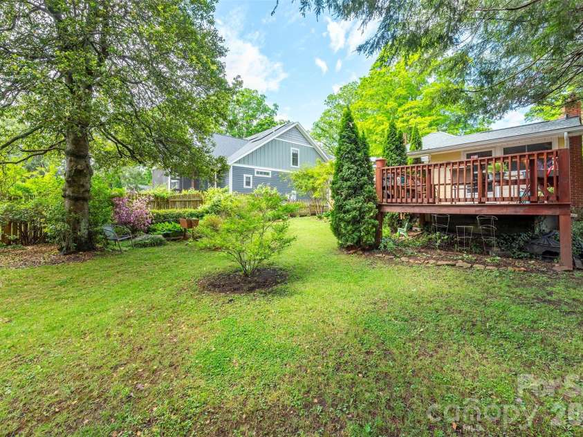 110 Enthoffer Street, Black Mountain, NC 28711.  MLS# CAR4378969, YatesRealty ID 25725. 