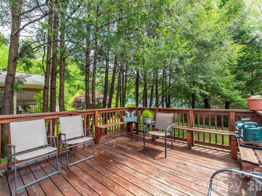 110 Enthoffer Street, Black Mountain, NC 28711.  MLS# CAR4378969, YatesRealty ID 25725. 