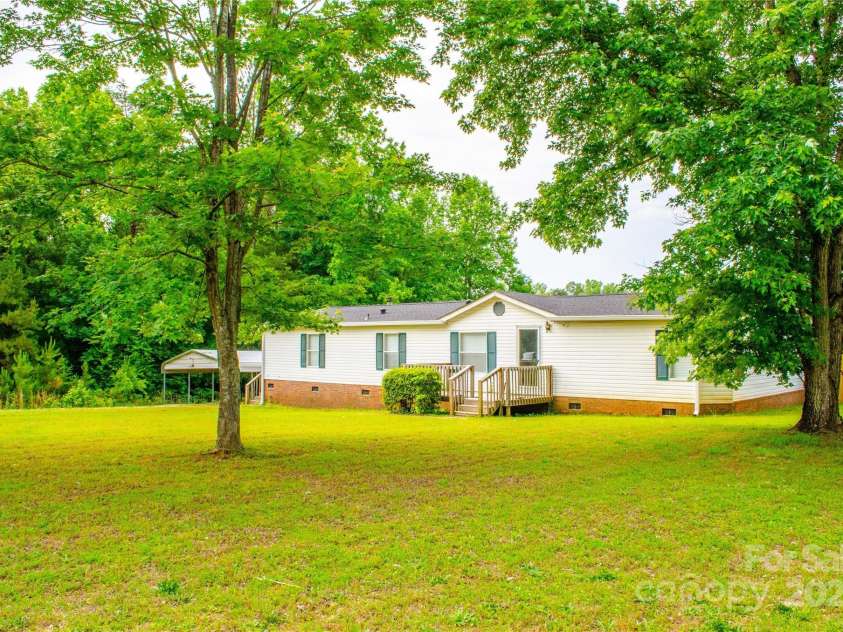 745 Rock Castle Drive, York, SC 29745.  MLS# CAR4257710, YatesRealty ID 25725. 
