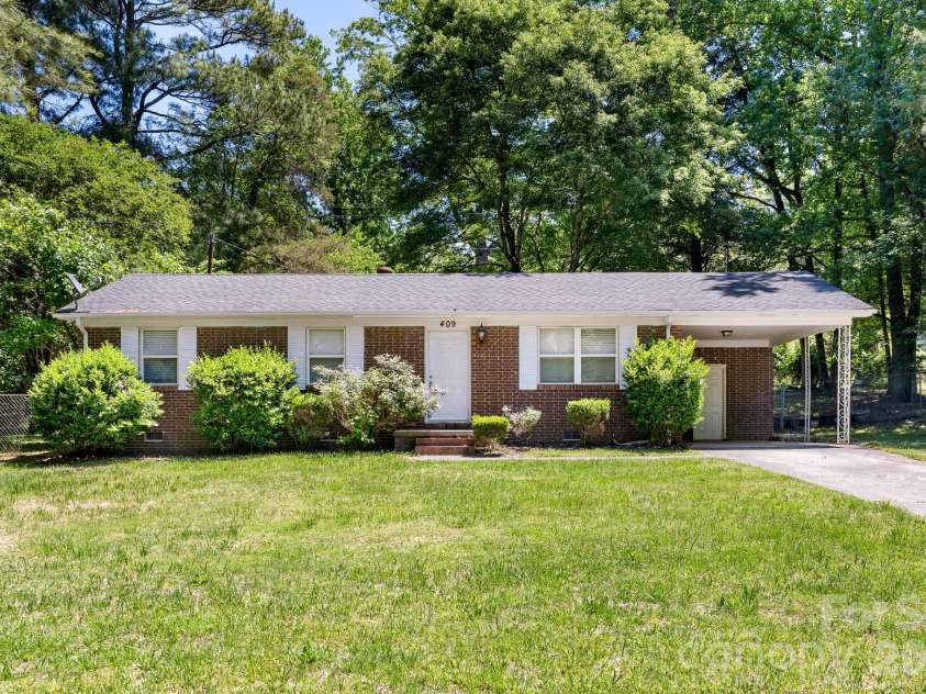 409 Anne Avenue, Waxhaw, NC 28173.  MLS# CAR4381246, YatesRealty ID 25726. 