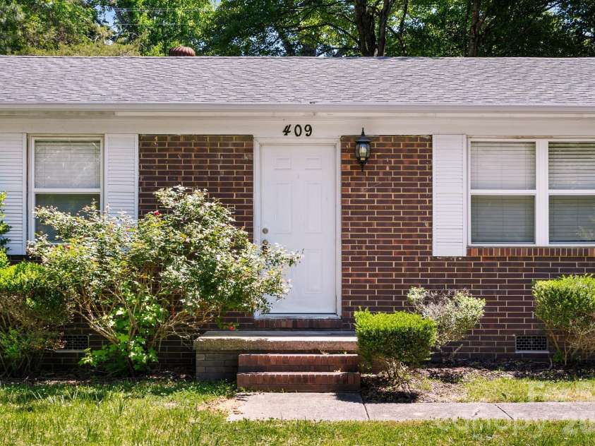 409 Anne Avenue, Waxhaw, NC 28173.  MLS# CAR4381246, YatesRealty ID 25726. 