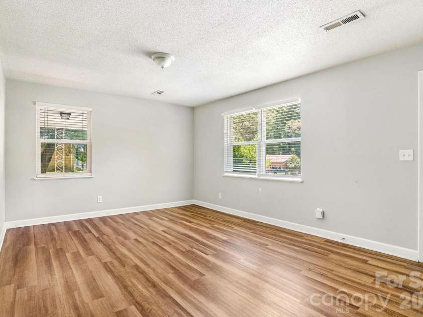 409 Anne Avenue, Waxhaw, NC 28173.  MLS# CAR4381246, YatesRealty ID 25726. 