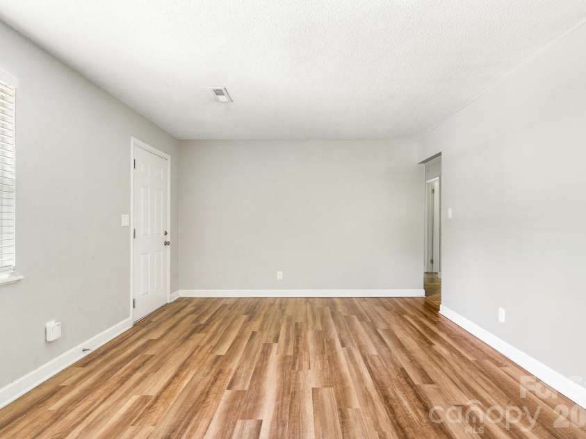 409 Anne Avenue, Waxhaw, NC 28173.  MLS# CAR4381246, YatesRealty ID 25726. 