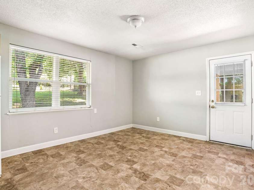 409 Anne Avenue, Waxhaw, NC 28173.  MLS# CAR4381246, YatesRealty ID 25726. 