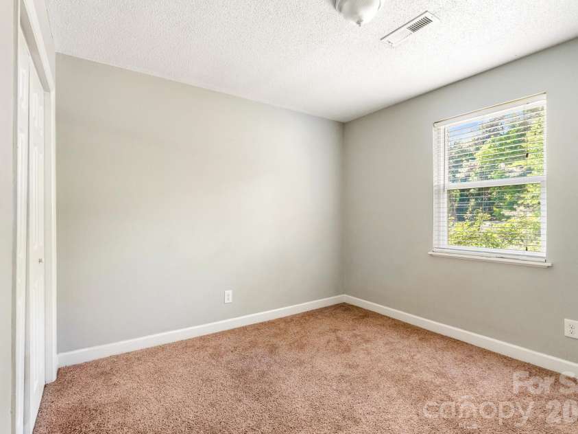 409 Anne Avenue, Waxhaw, NC 28173.  MLS# CAR4381246, YatesRealty ID 25726. 