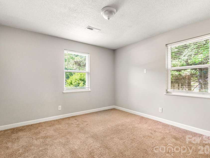 409 Anne Avenue, Waxhaw, NC 28173.  MLS# CAR4381246, YatesRealty ID 25726. 