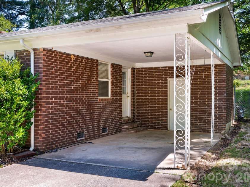 409 Anne Avenue, Waxhaw, NC 28173.  MLS# CAR4381246, YatesRealty ID 25726. 