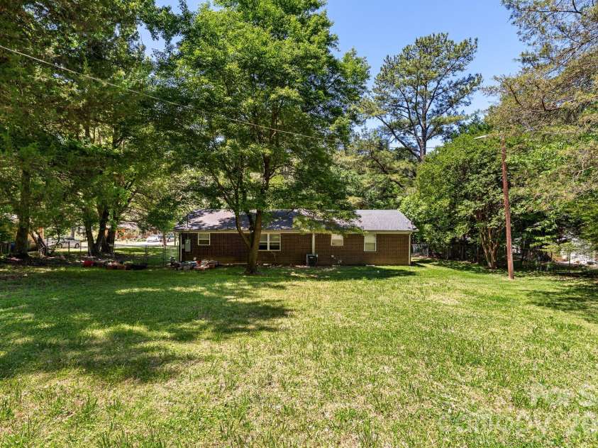 409 Anne Avenue, Waxhaw, NC 28173.  MLS# CAR4381246, YatesRealty ID 25726. 
