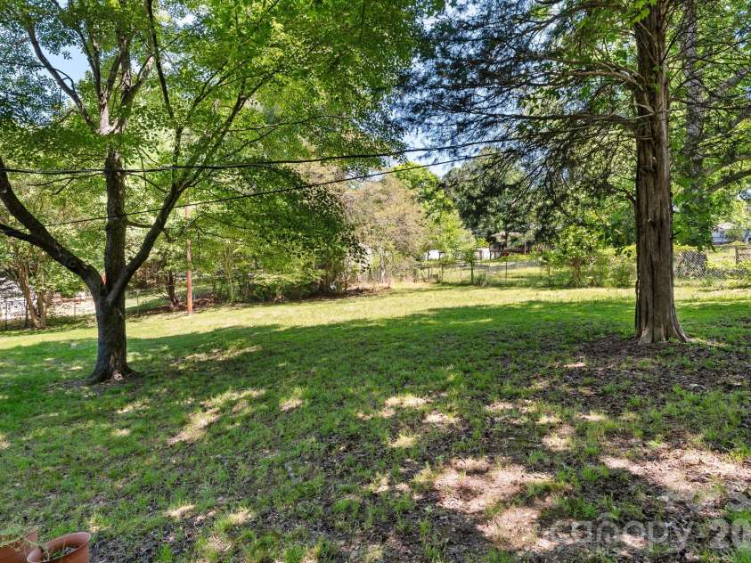 409 Anne Avenue, Waxhaw, NC 28173.  MLS# CAR4381246, YatesRealty ID 25726. 